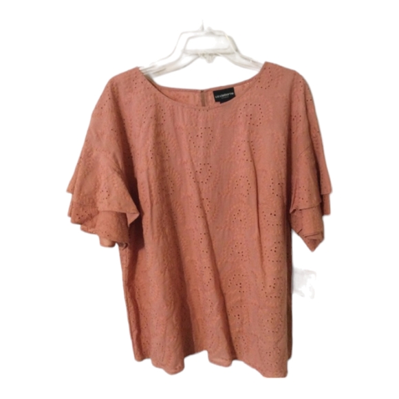 Liz Claiborne Tops - NWT Eyelet  Liz Claiborne Peach Blouse